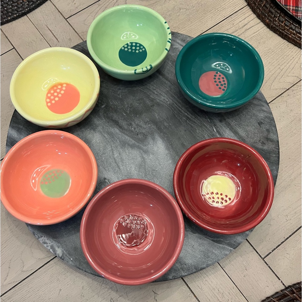 Bette Abrams signed Guacamole‎ Serving Bowls. Rare find -signed by artist.